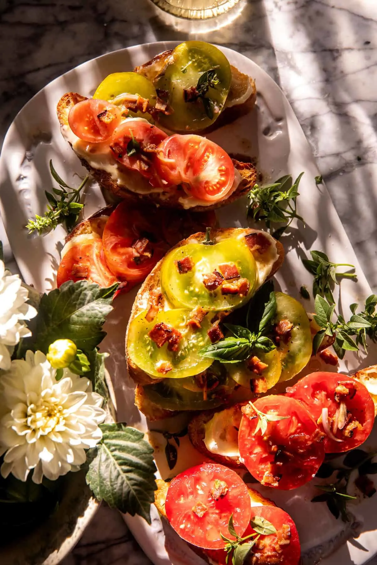 open-face-tomato-bacon-sandwich
