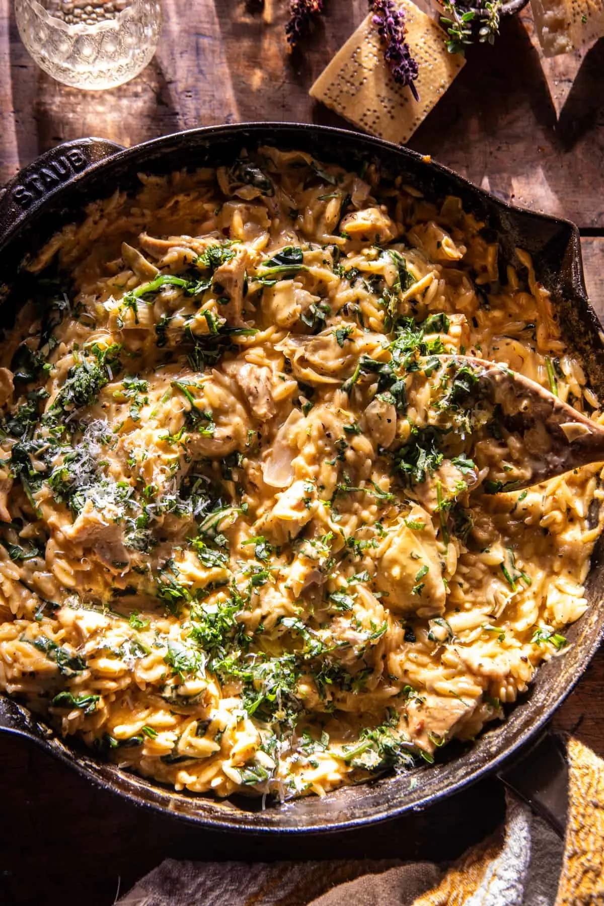 skillet-spinach-and-artichoke-chicken-orzo