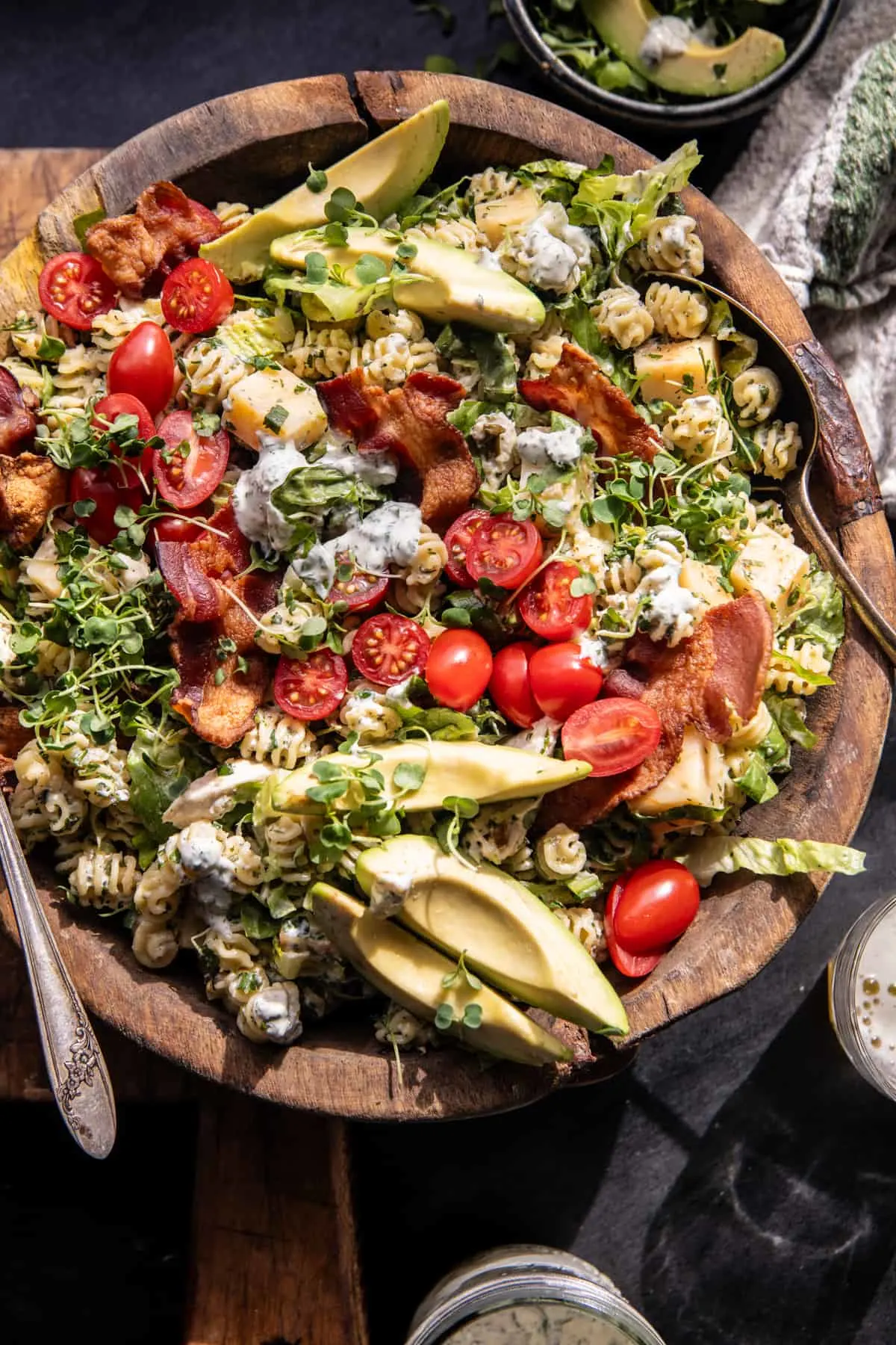 creamy-avocado-ranch-chicken-pasta-salad