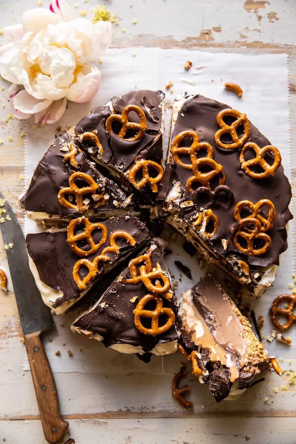 fudgy-chocolate-peanut-butter-ice-cream-pretzel-cake