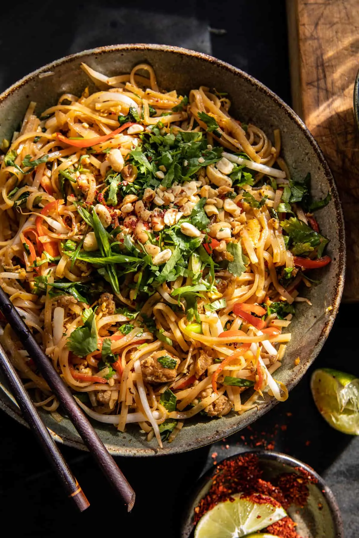 30-minute-garlic-butter-chicken-pad-thai