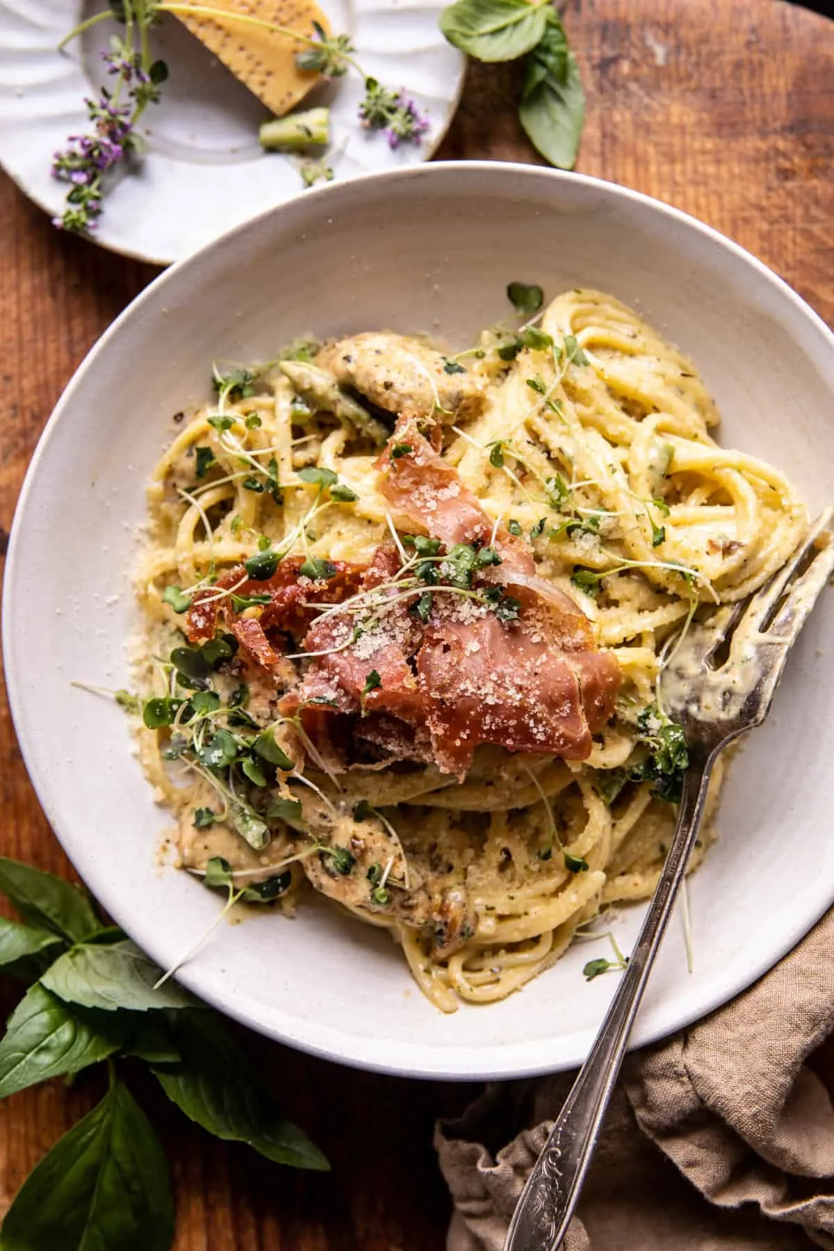 basil-chicken-fettuccine-alfredo-with-prosciutto