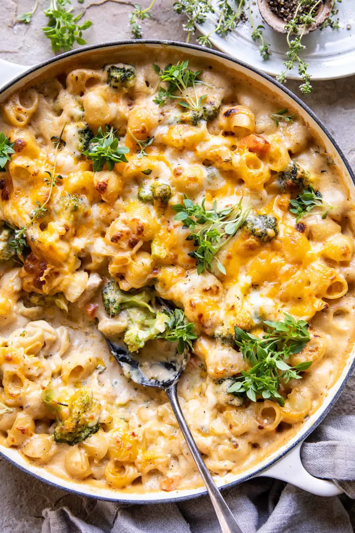 broccoli-cheddar-chicken-and-noodle-casserole