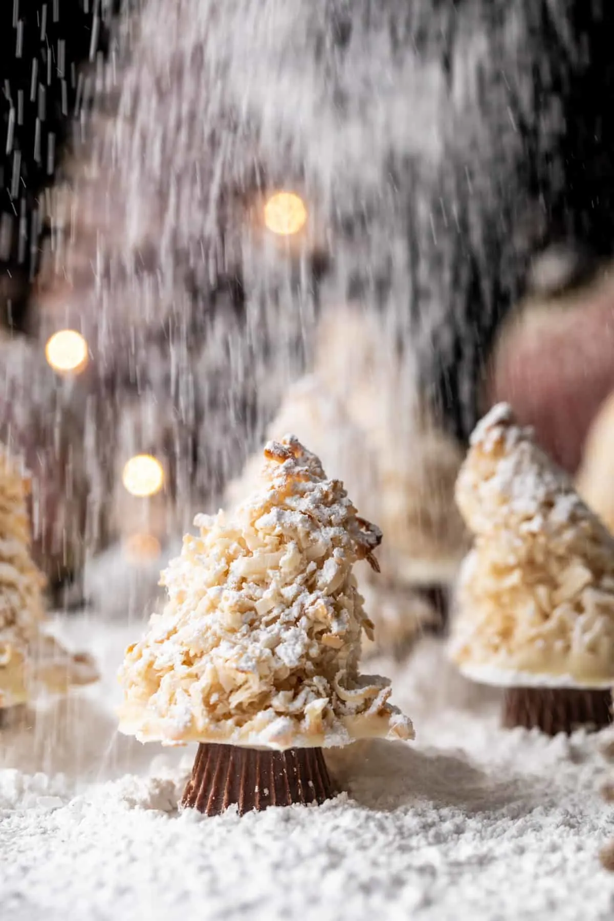 easy-vanilla-sugar-dusted-macaroon-trees