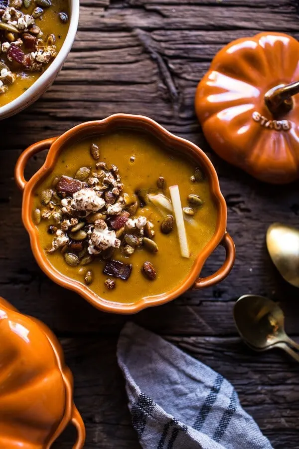 smoky-pumpkin-beer-and-cheddar-potato-soup-with-candied-bacon-popcorn