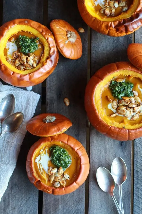 roasted-garlic-sage-pesto-pumpkin-soup-with-spicy-fried-pumpkin-seeds