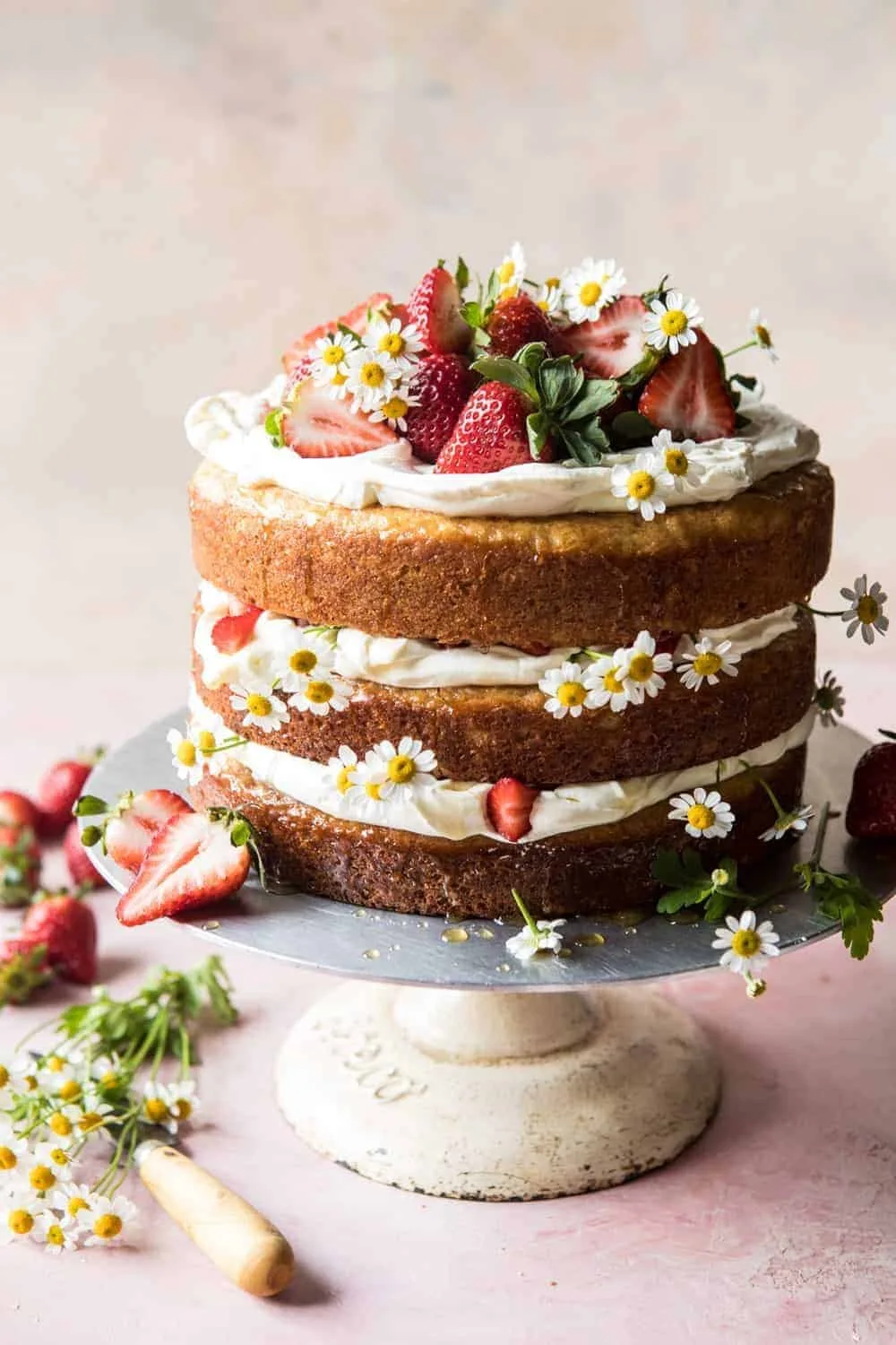 strawberry-chamomile-naked-cake