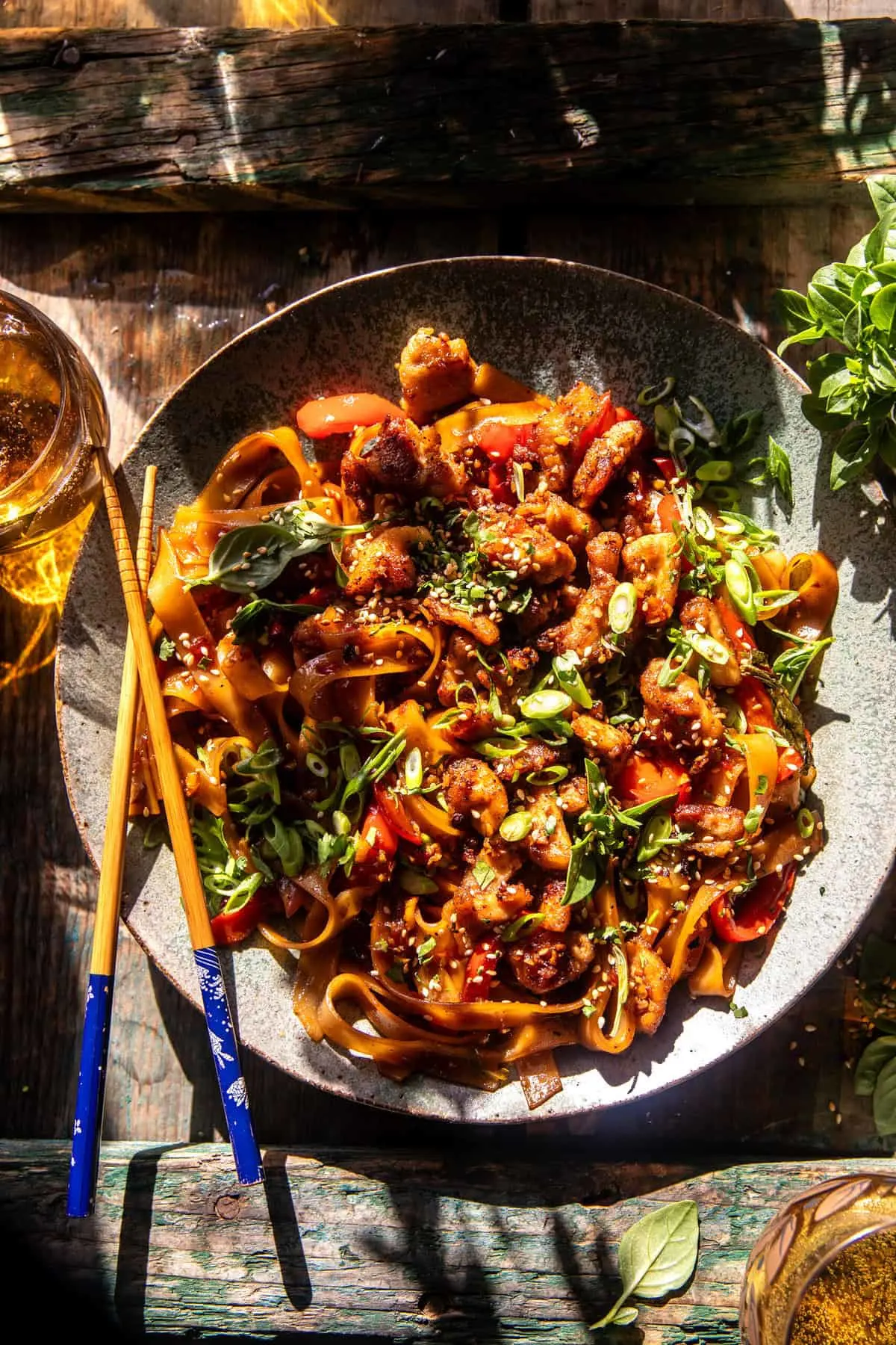 crispy-garlic-chicken-drunken-noodles
