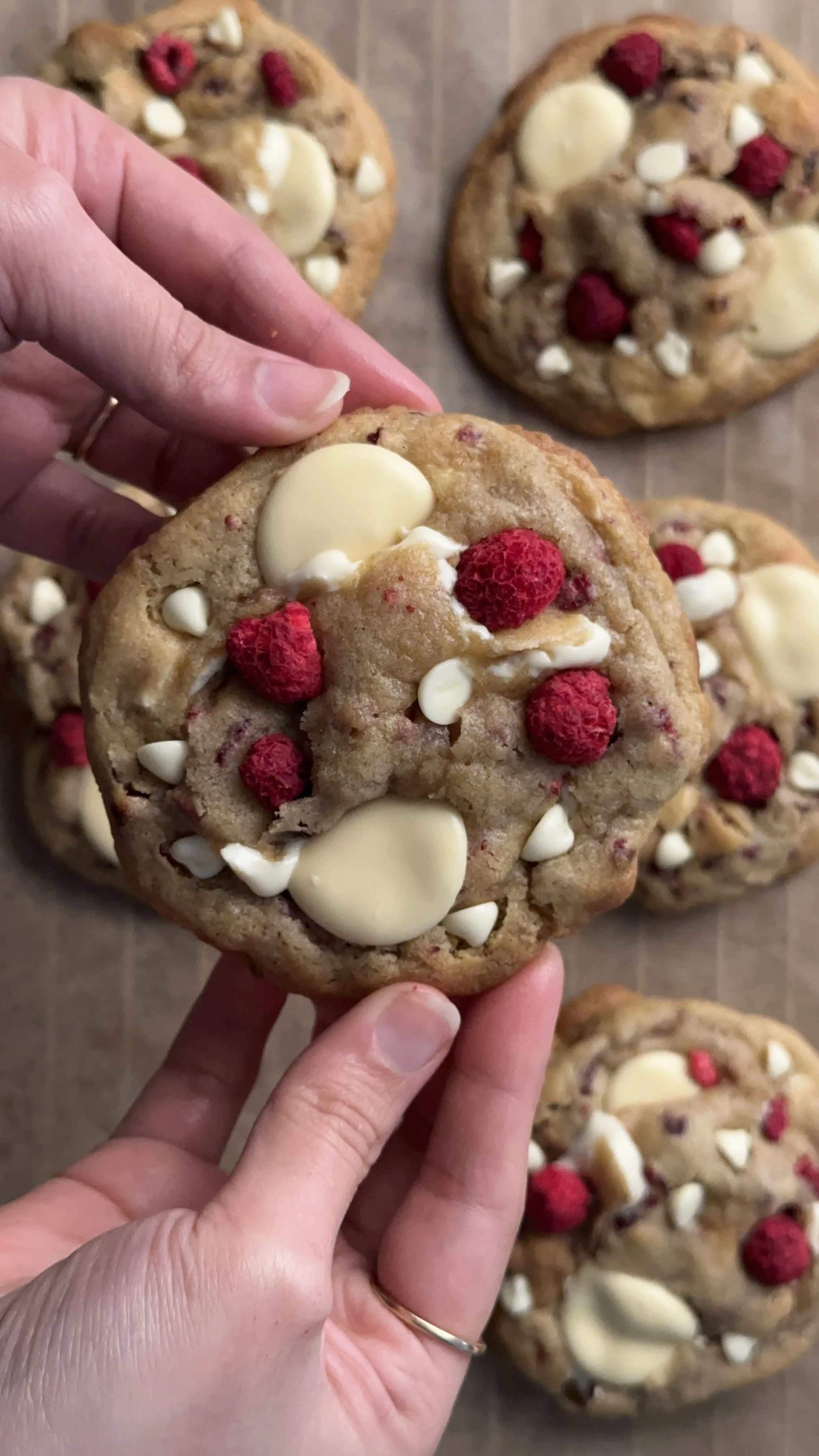white-chocolate-raspberry-cookie
