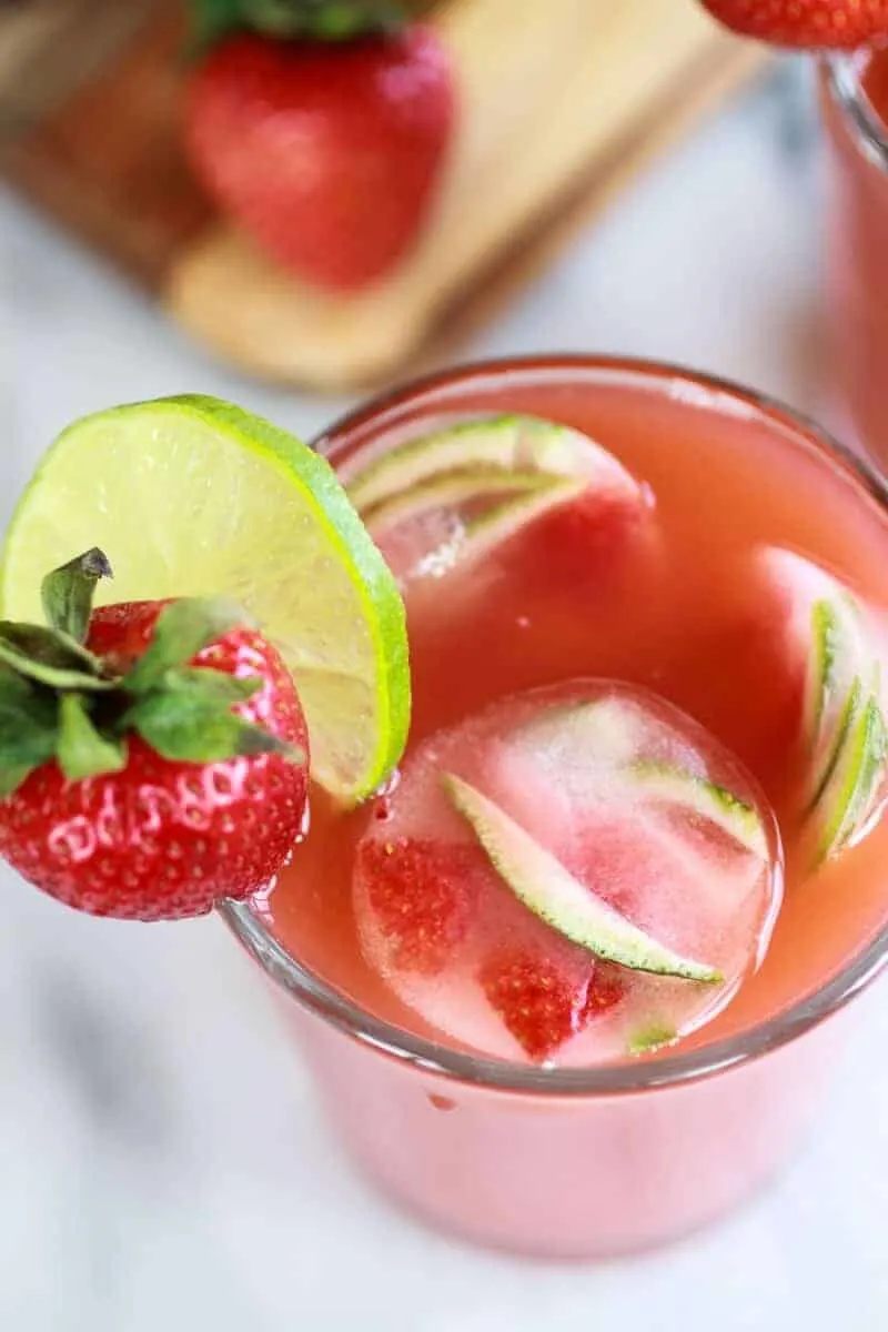 sparkling-strawberry-basil-limeade-with-tequila-strawberry-lime-ice