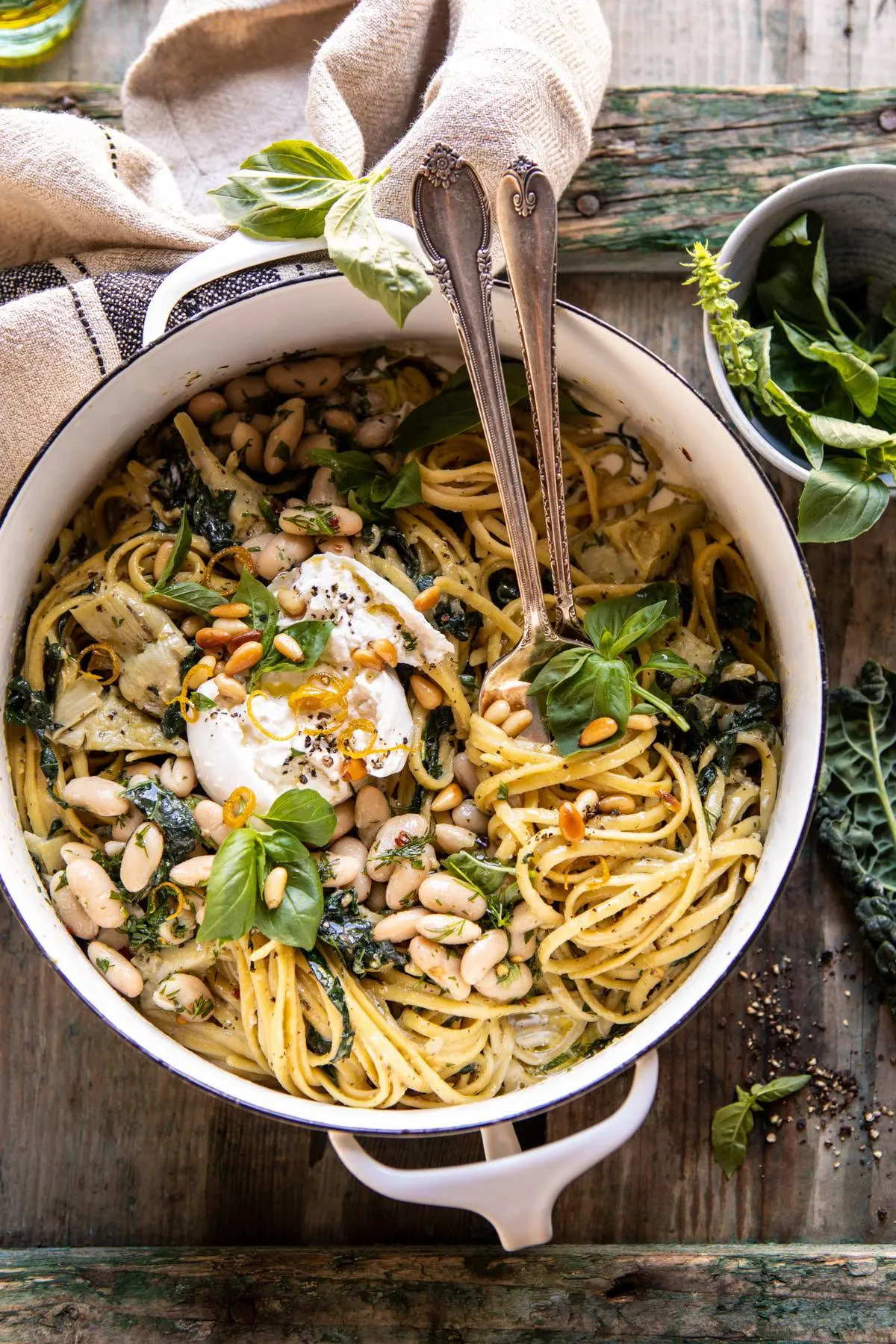 one-pot-creamy-tuscan-pesto-and-artichoke-pasta