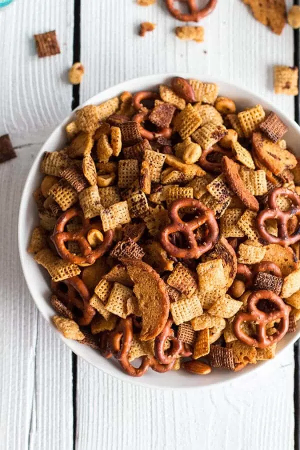 mom's-secret-christmas-eve-chex-mix.