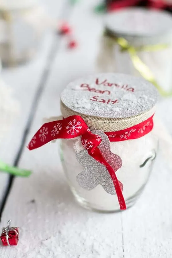 homemade-holiday-gifts:-vanilla-bean-salt-vanilla-bean-sugar