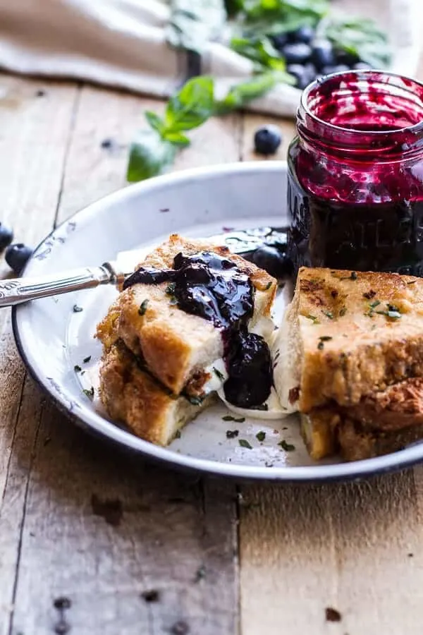 mozzarella-in-carrozza-(fried-mozzarella-sandwich)-wblueberry-balsamic-jam