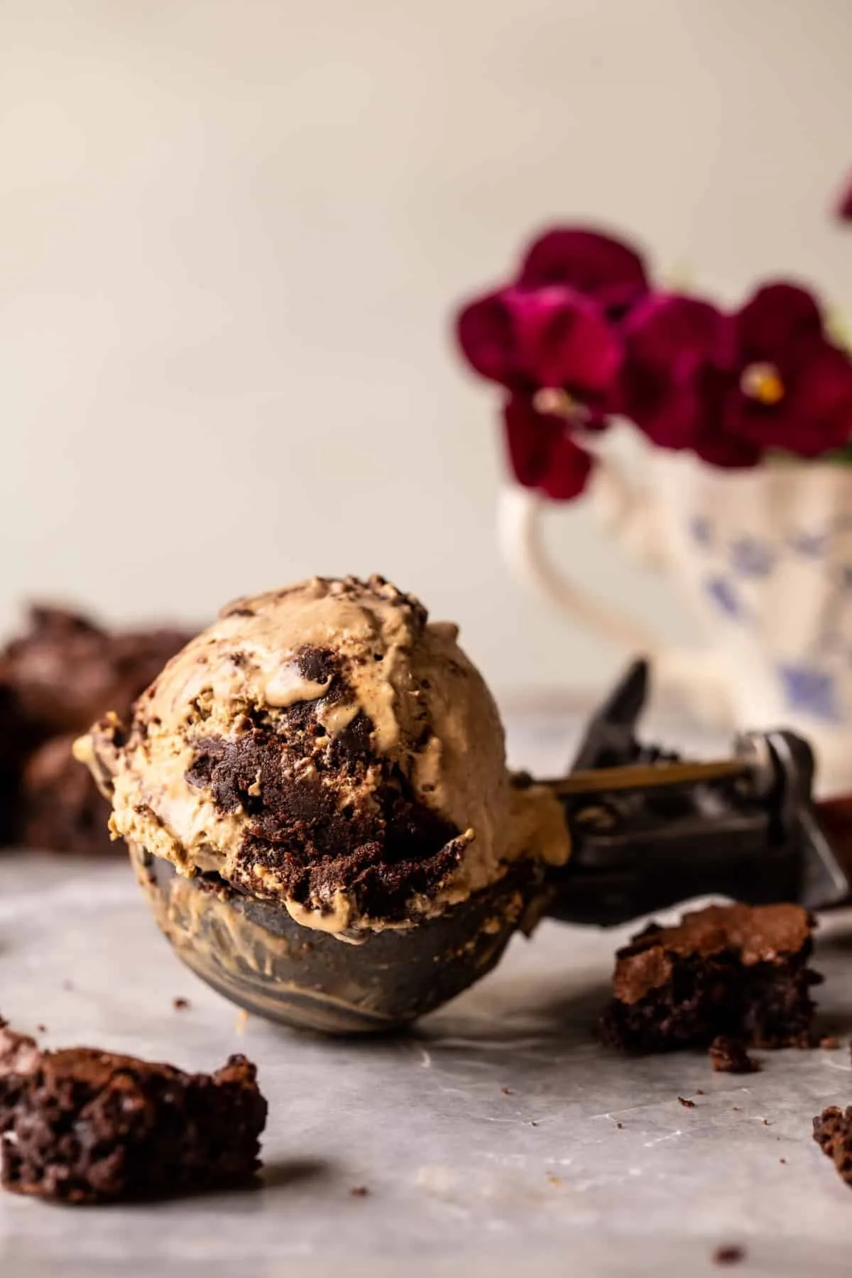 no-churn-fudge-brownie-coffee-ice-cream