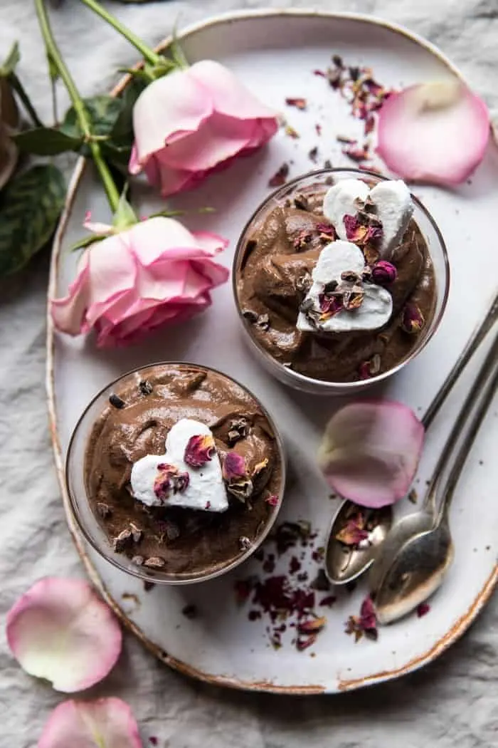 6-ingredient-vegan-chocolate-chia-mousse
