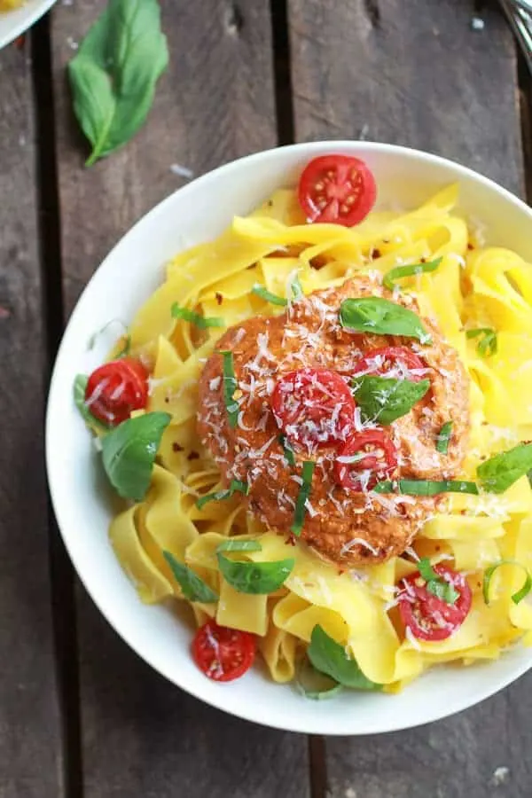 15-minute-creamy-sun-tomato-basil-cashew-pasta