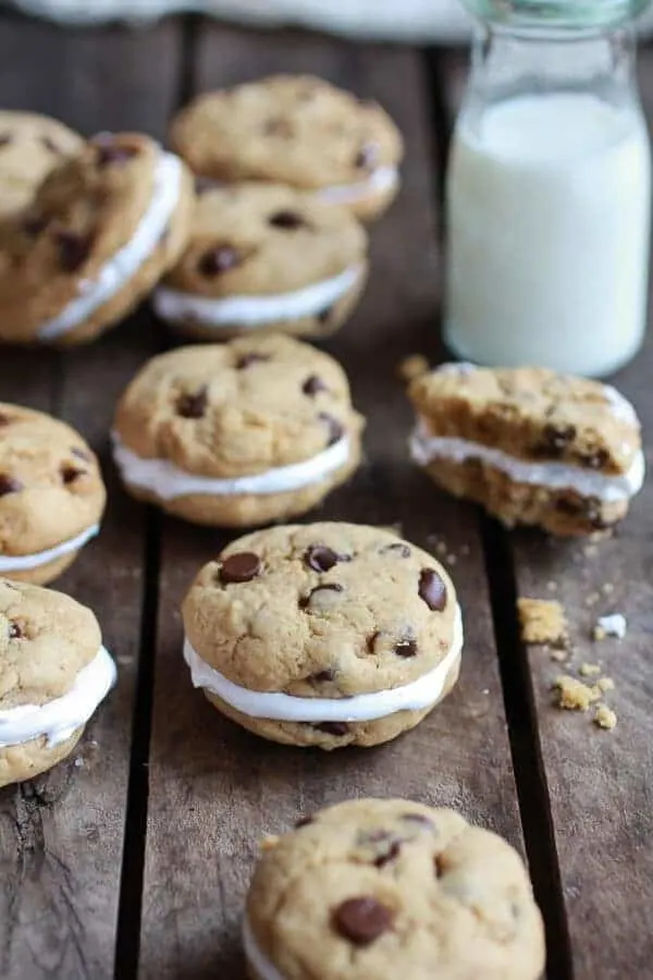 chocolate-chip-banana-fluffernutter-sandwich-cookies