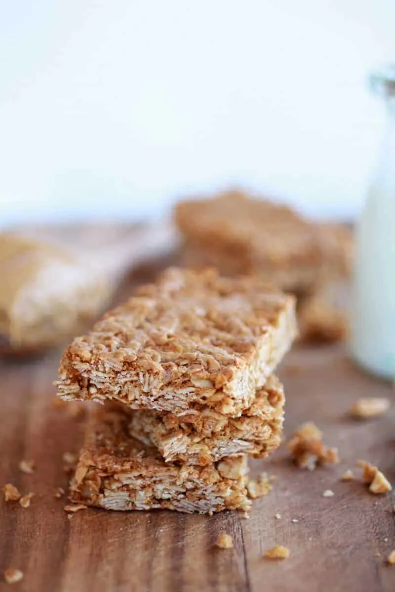 crunchy-oatmeal-peanut-butter-oats-'n-honey-bars