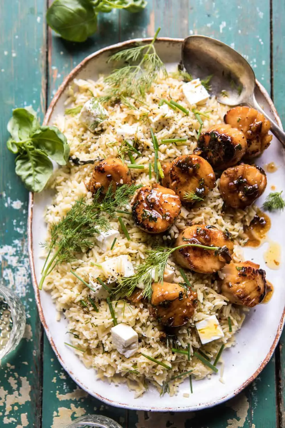 20-minute-honey-garlic-butter-scallops-and-orzo.