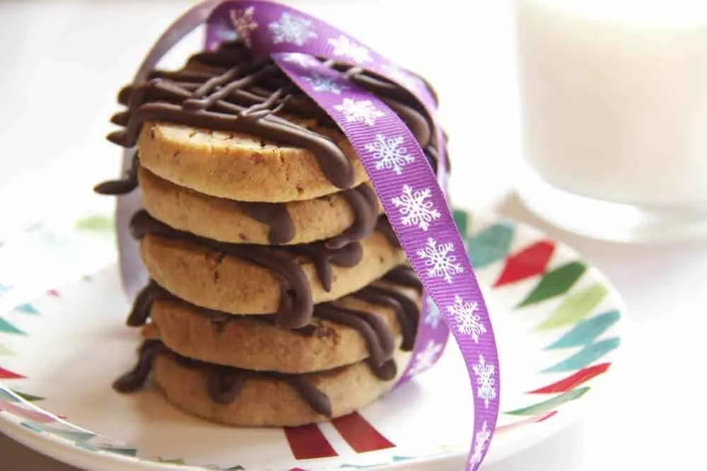 chocolate-butter-pecan-cookies
