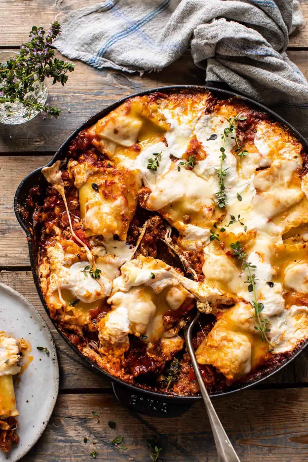 simple-skillet-pesto-cheese-lasagna-roll-ups.