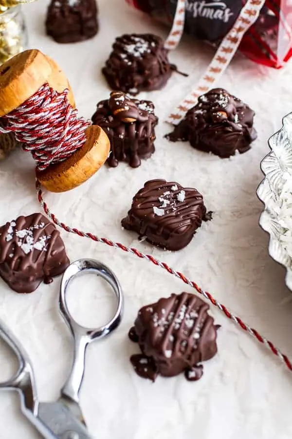 chocolate-covered-pretzel-coconut-caramel-somoa-present-bites