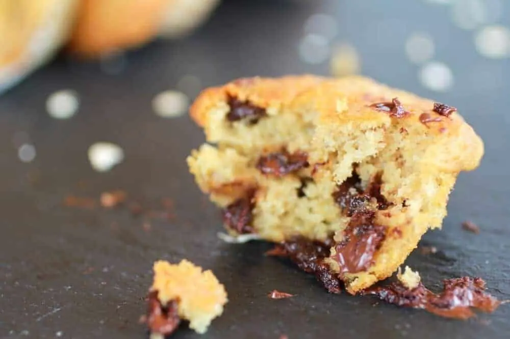 chocolate-chip-cookie-banana-muffins