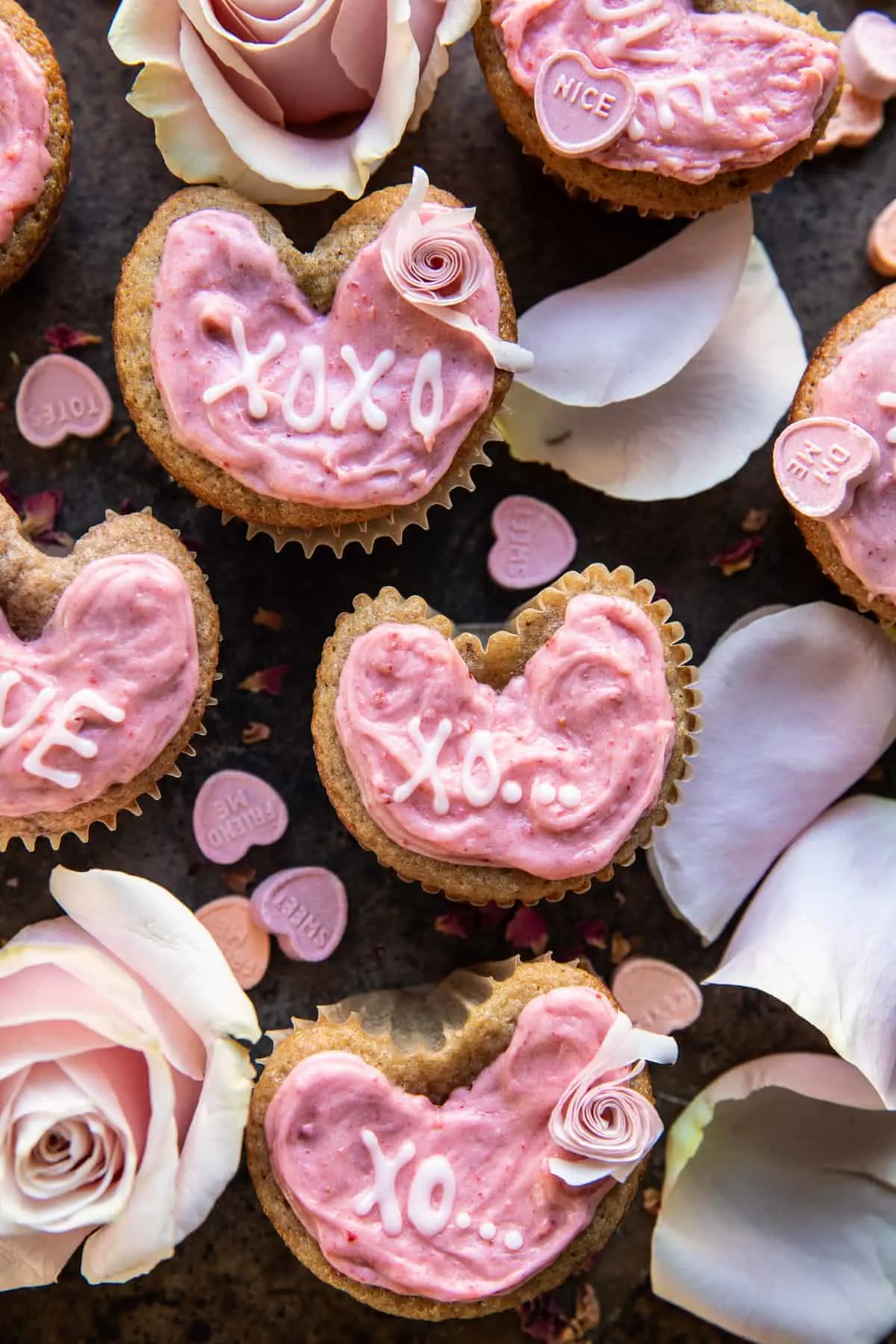 strawberry-conversation-heart-cupcakes
