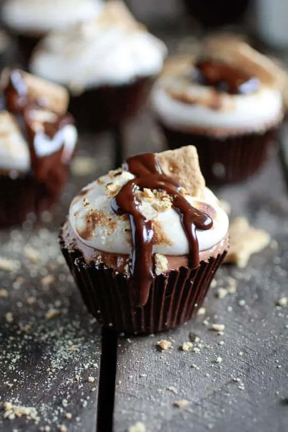 s'more-milk-chocolate-mousse-filled-chocolate-cups-with-marshmallow-frosting