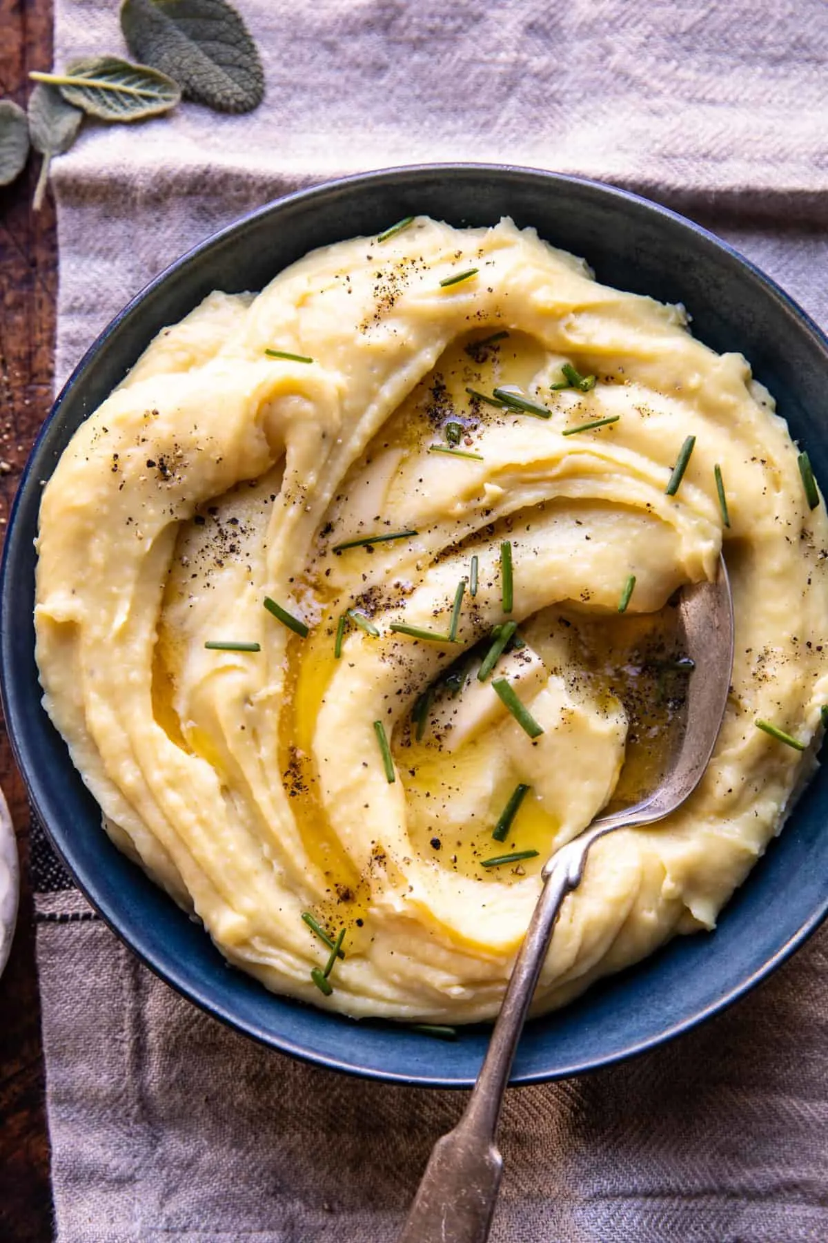 slow-cooker-cheesy-garlic-herb-mashed-potatoes