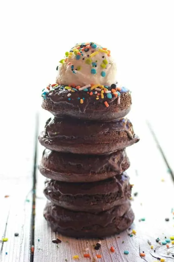 vegan-gooey-chocolate-doughnuts
