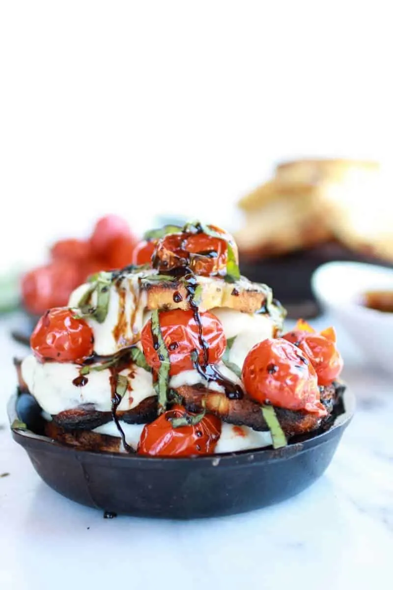 caramelized-blistered-tomato-grilled-toast-caprese-nachos-with-balsamic-glaze