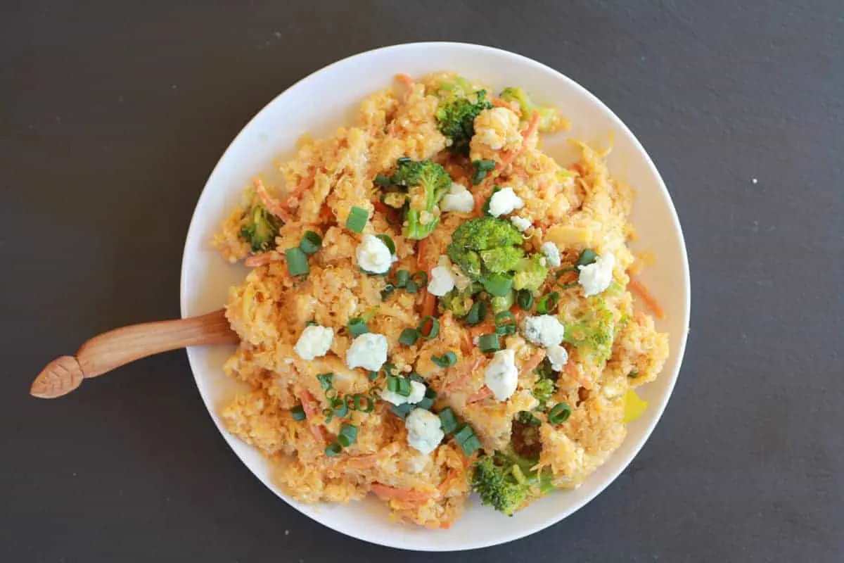 buffalo-chicken-quinoa-salad-with-broccoli