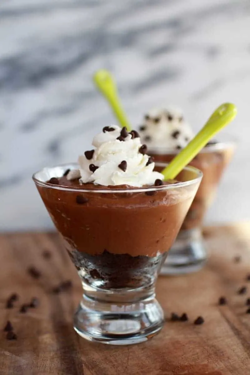 brownie-batter-cheesecakes-with-fudge-brownie-crust