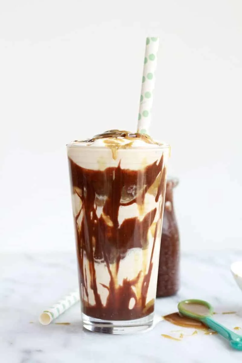 butterscotch-milkshakes-with-chocolate-peanut-butter-hot-fudge