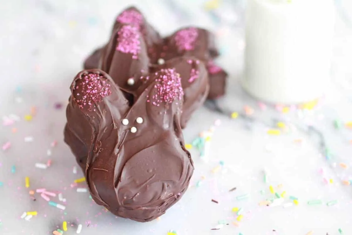 chocolate-covered-peanut-butter-ritz-sandwiches...the-bunny-edition.