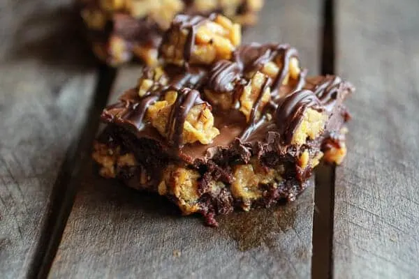 chewy-chocolate-drenched-peanut-butter-cornflake-crunch-fudge-brownies