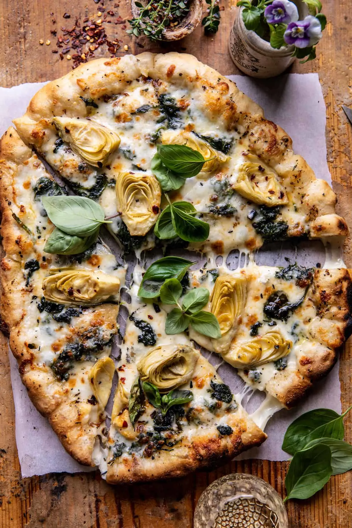 spinach-and-artichoke-pizza-with-cheesy-bread-crust