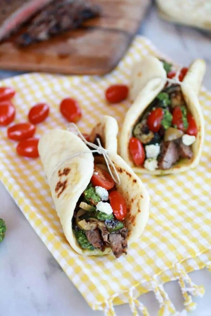 greek-steak-and-pesto-salad-pitas