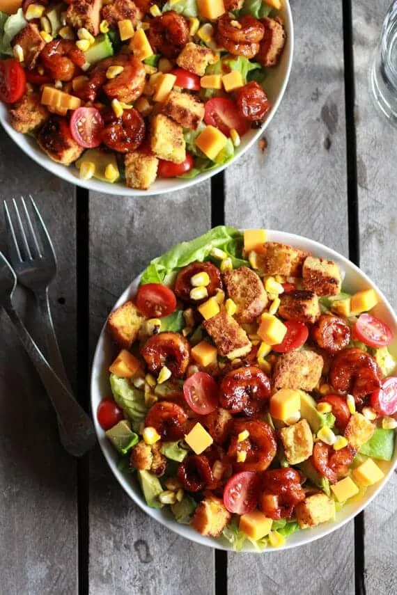 spicy-beer-and-butter-shrimp-cornbread-panzanella-salad