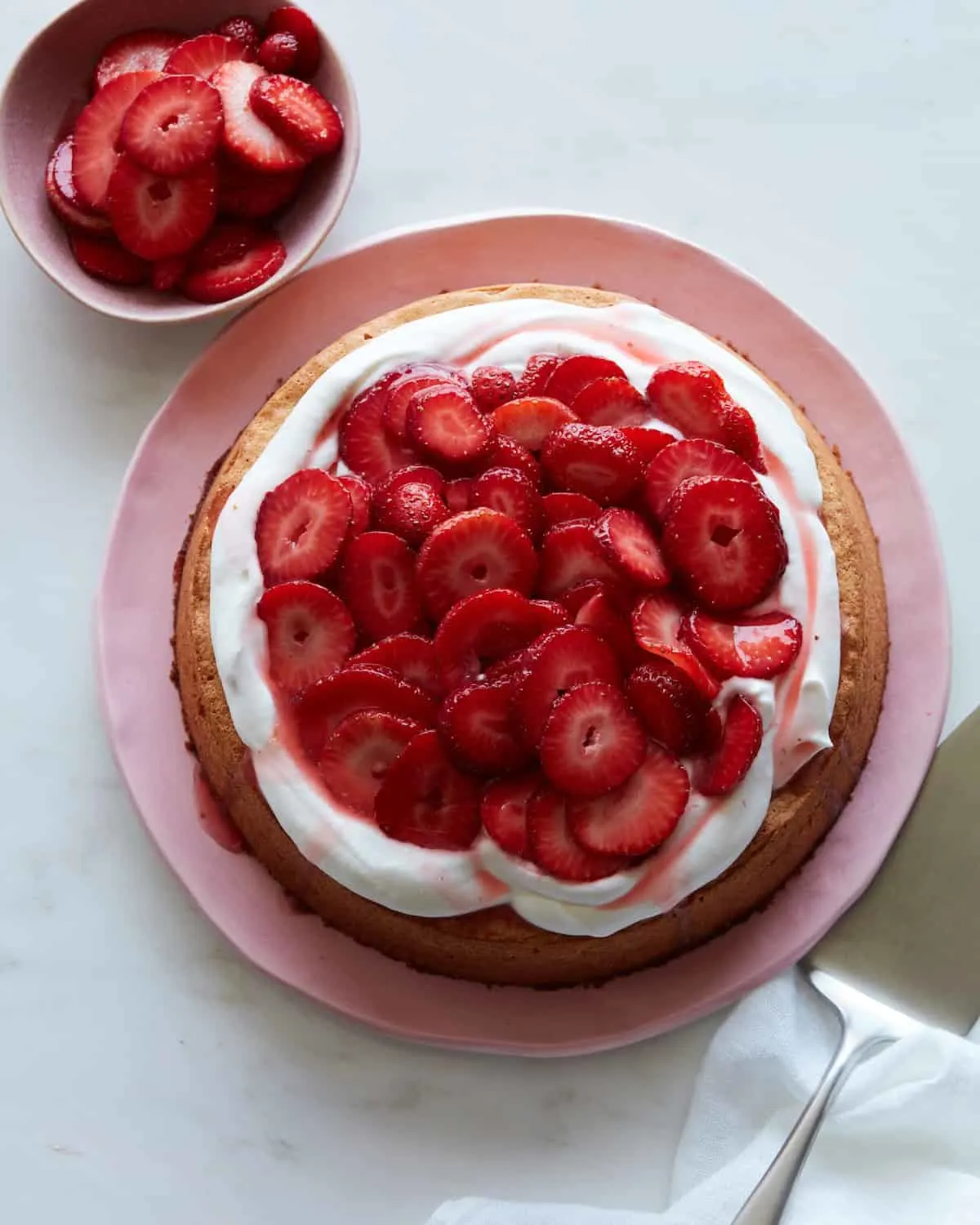 gluten-free-almond-cake-with-strawberries
