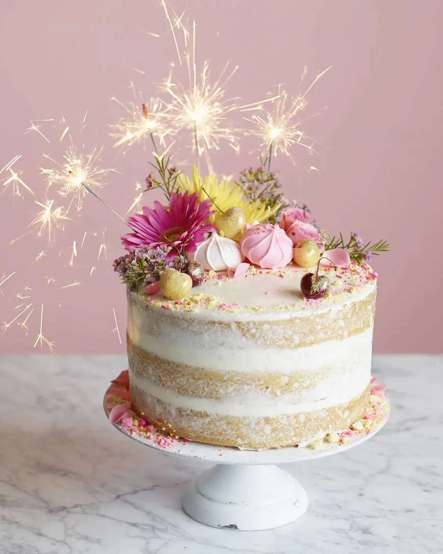 naked-birthday-cake
