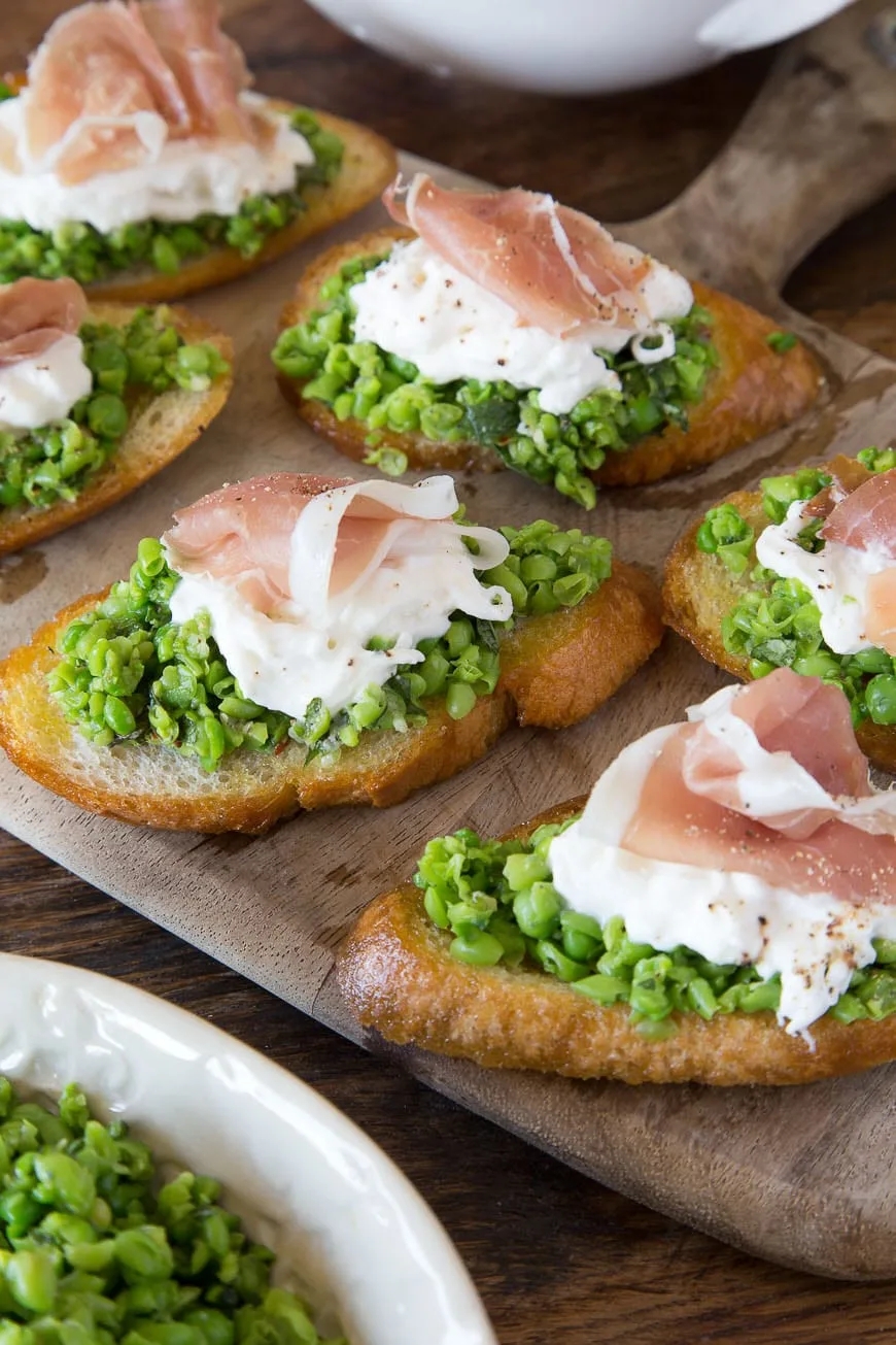 spring-pea-crostini