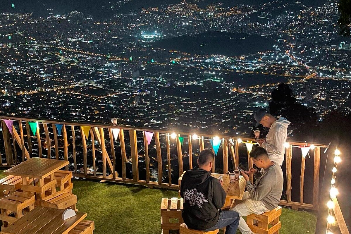 Miradores nocturnos Medellín