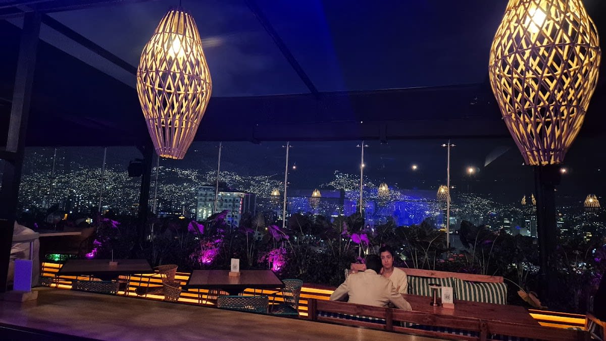 Piso 10 rooftop Hotel Sonata 44 Laureles Medellín