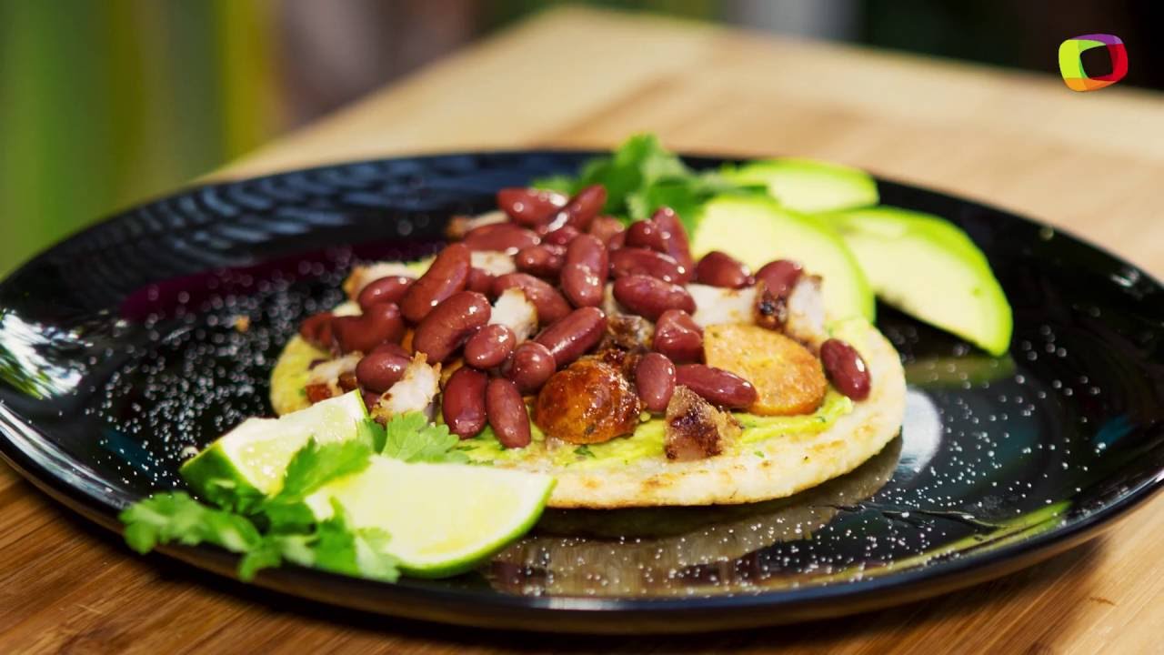 Frijoles y arepa paisa