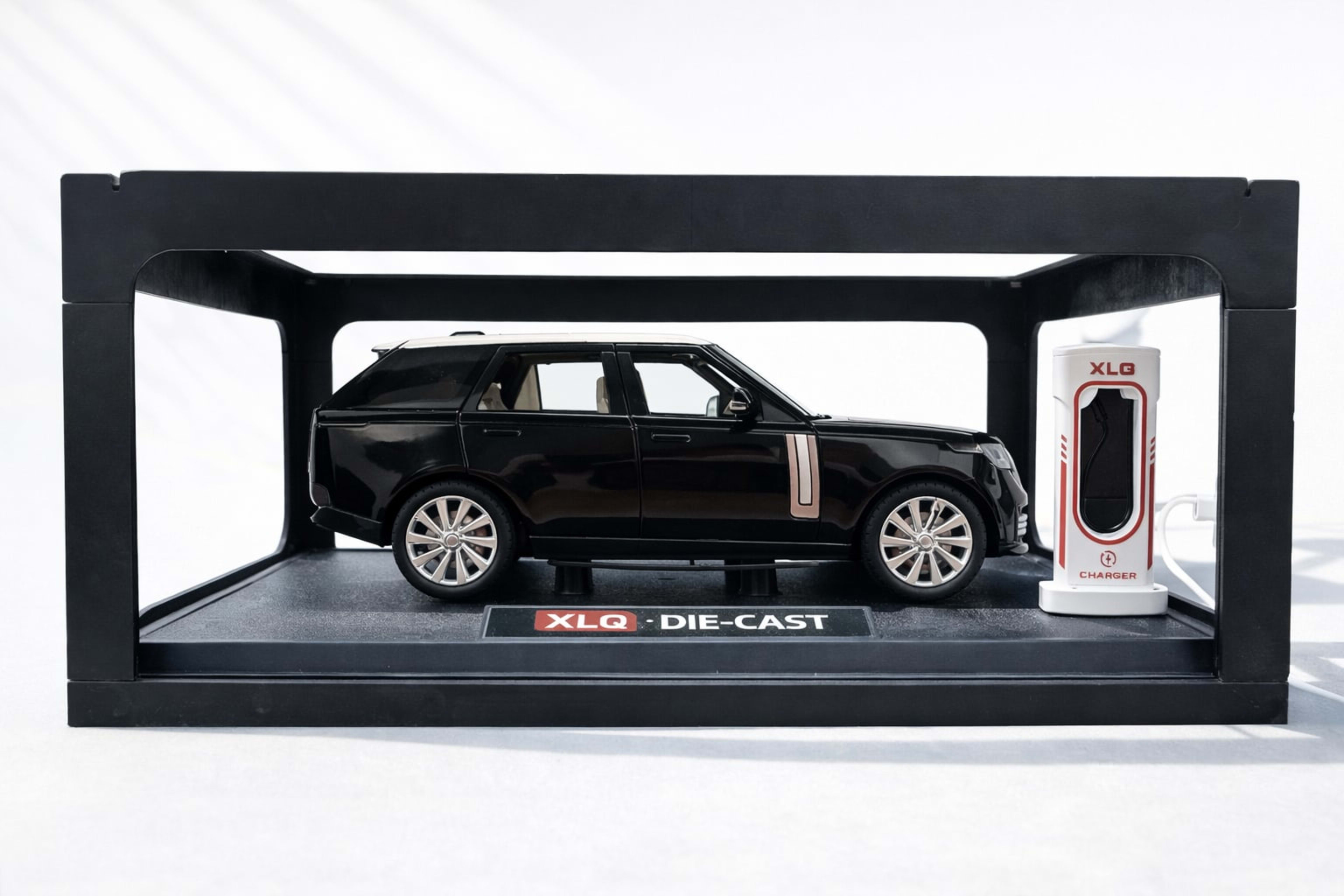 Range Rover Diecast 1:24 – Black Luxury SUV | Openable Parts | Light & Sound
