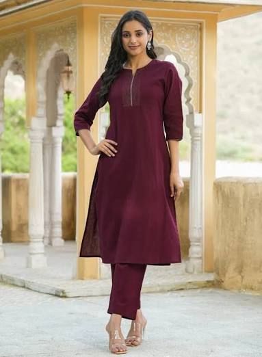 Chudithar Women Solid Cotton Blend Flared Kurta (Maroon)