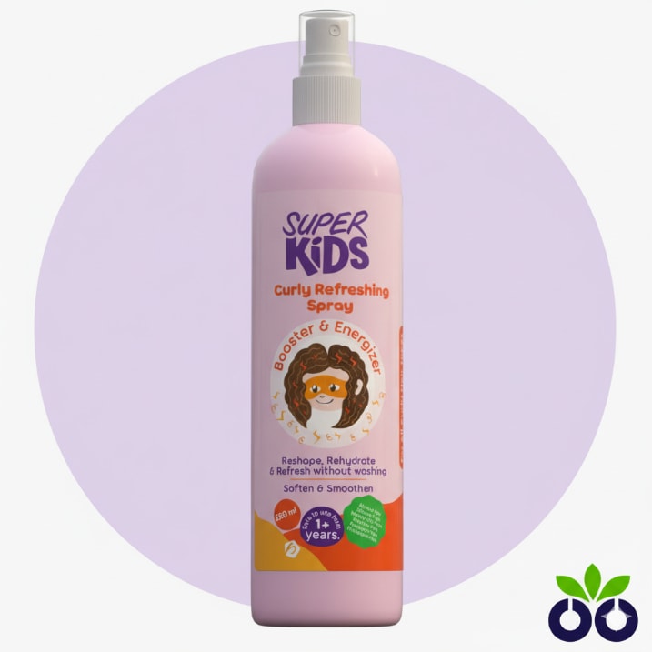 Super Kids' kids curl refresher spray with Hyaluronic Acid and Silk Protein to reactivate and define frizzy curls.